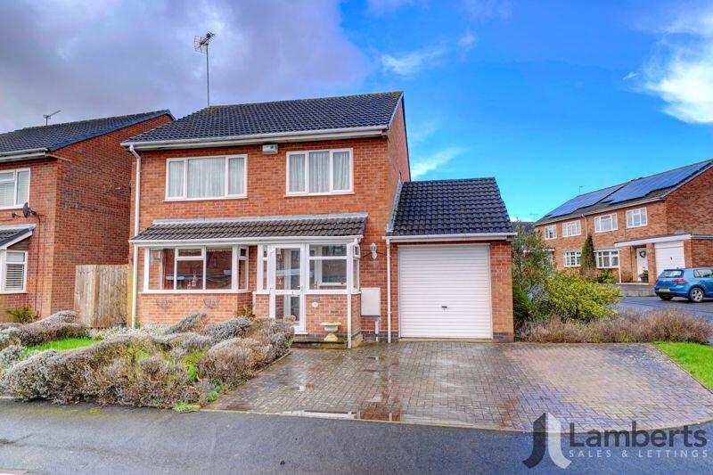 4 bedroom detached house for sale in Stapleton Road, Studley, B80