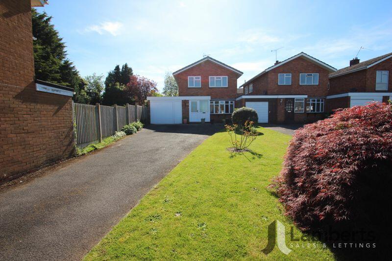 3 bedroom detached house for sale in Albury Road, Studley, B80