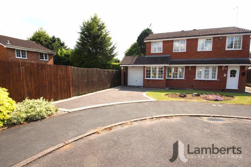 2 bedroom semidetached house for sale in Neighbrook Close, heath, Redditch, B97