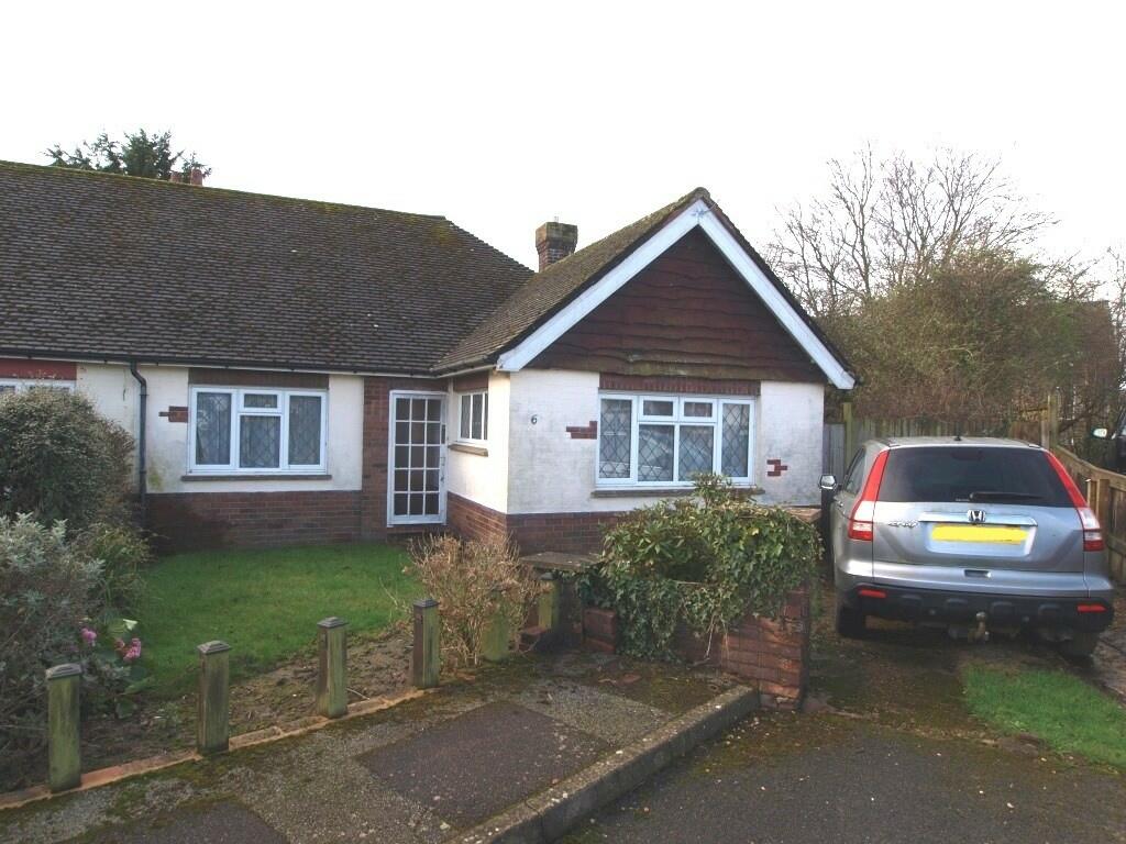2 bedroom semidetached bungalow for sale in Fairlight Close, Polegate