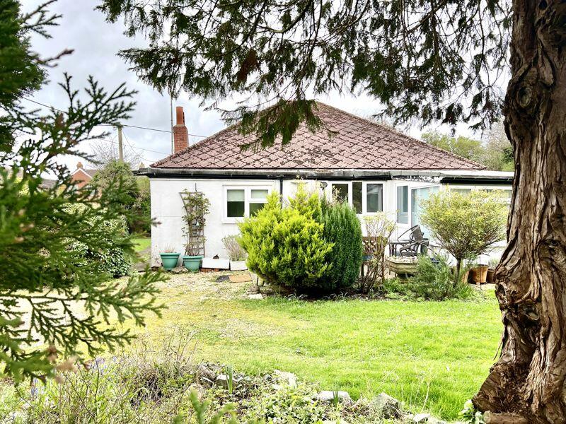 2 bedroom bungalow for sale in Oxford Road, Calne, SN11