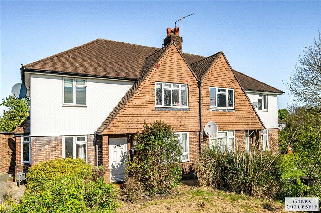 2 Bedroom Maisonette For Sale In Eastcote Lane, Harrow, Middlesex, Ha2