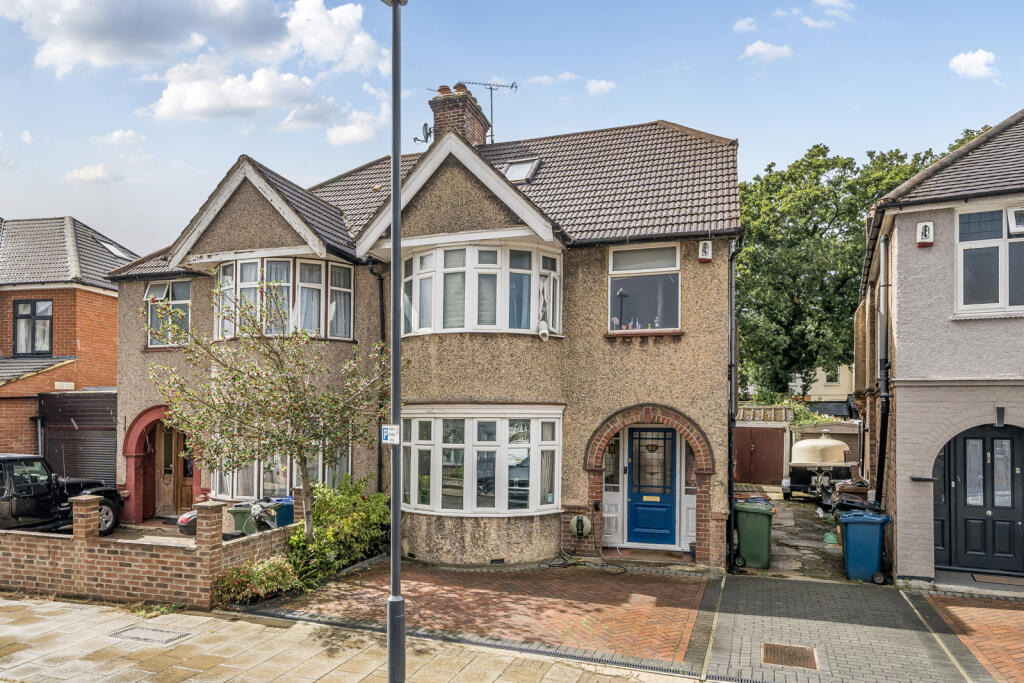 4 bedroom semi-detached house