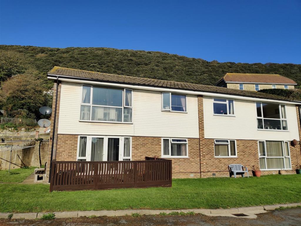 2 bedroom apartment for sale in Spring Hill Court, Ventnor, PO38