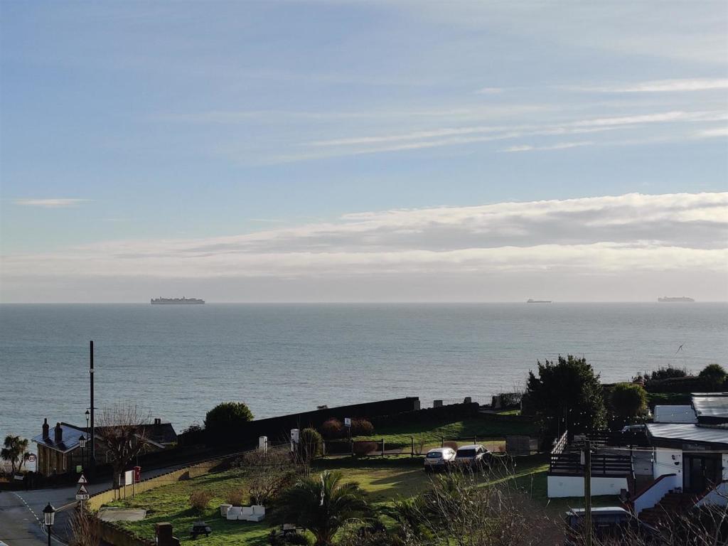 2 bedroom apartment for sale in Hope Road, Shanklin, PO37