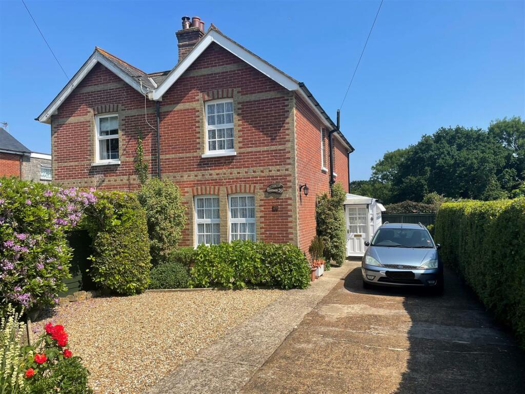 3 bedroom semidetached house for sale in Ventnor Road, Apse Heath