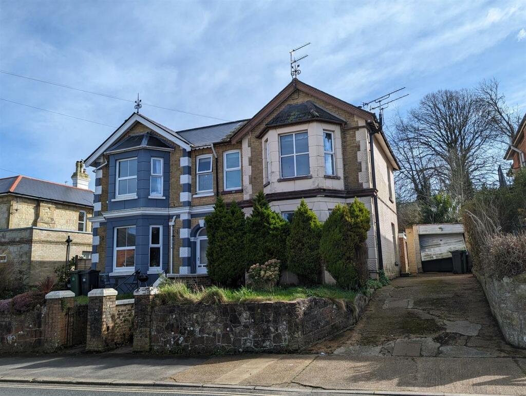 5 bedroom semidetached house for sale in Victoria Avenue, Shanklin, PO37