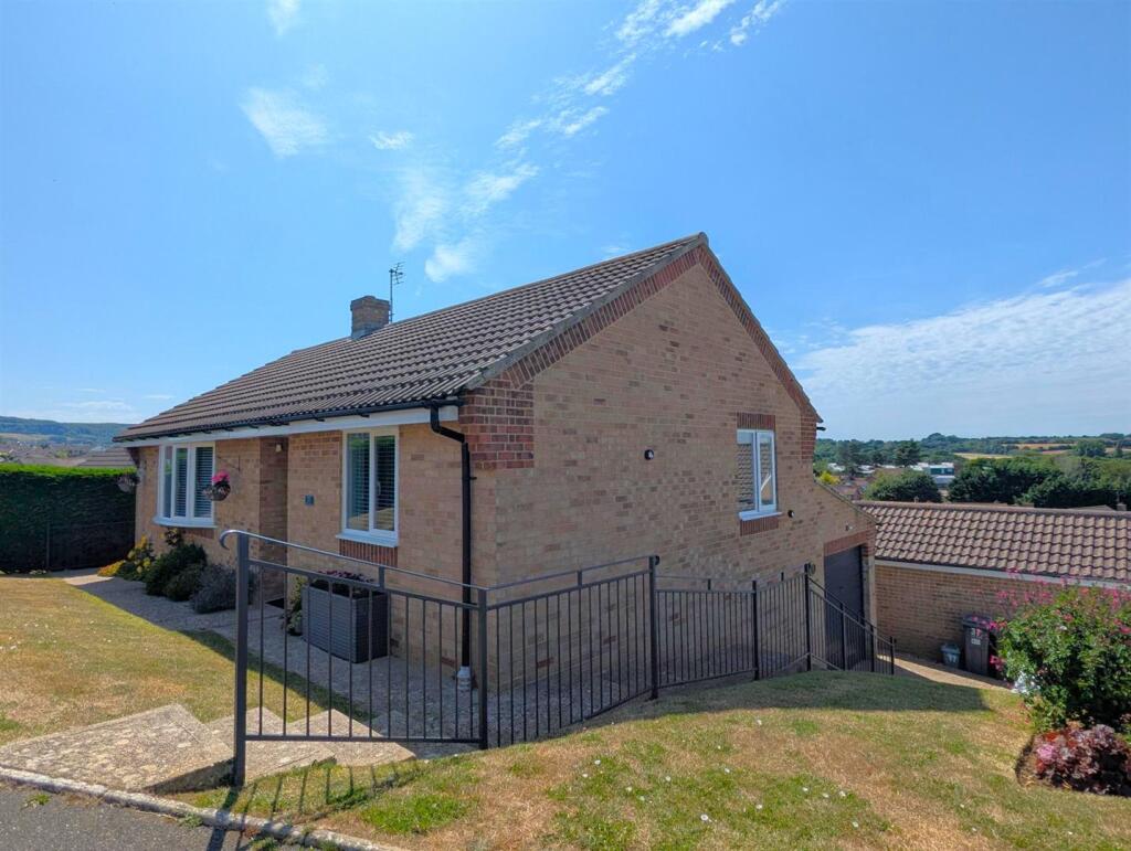 Main image of property: Merrie Gardens, Lake