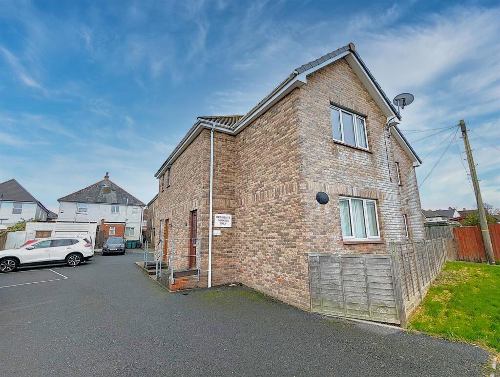 Main image of property: 7B Sandown Road, Sandown