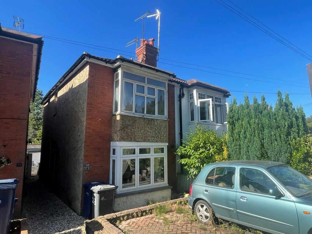 1 bedroom apartment for sale in Peperharow Road, Godalming, Surrey, GU7