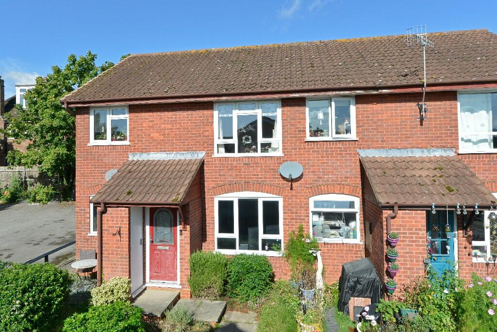 1 bedroom ground floor flat for sale in Little Thatch, Godalming