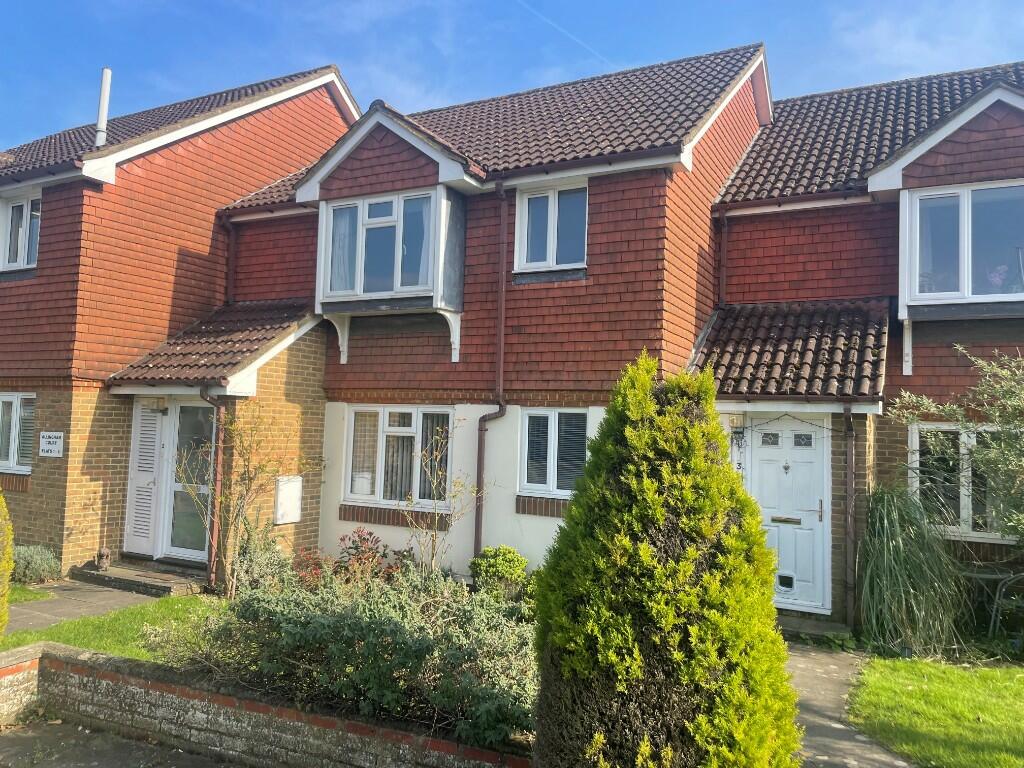 1 bedroom ground floor flat for sale in Allingham Court, Summers Road