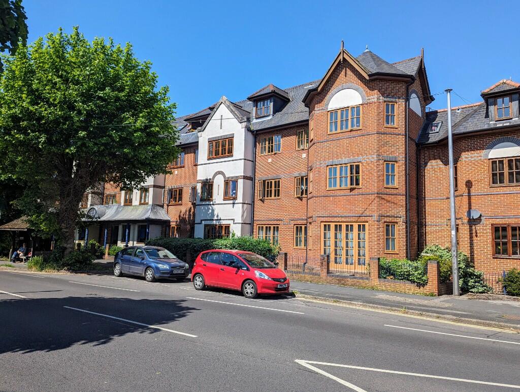Main image of property: 9 Surrey Cloisters, Kings Road, Godalming, Surrey, GU7