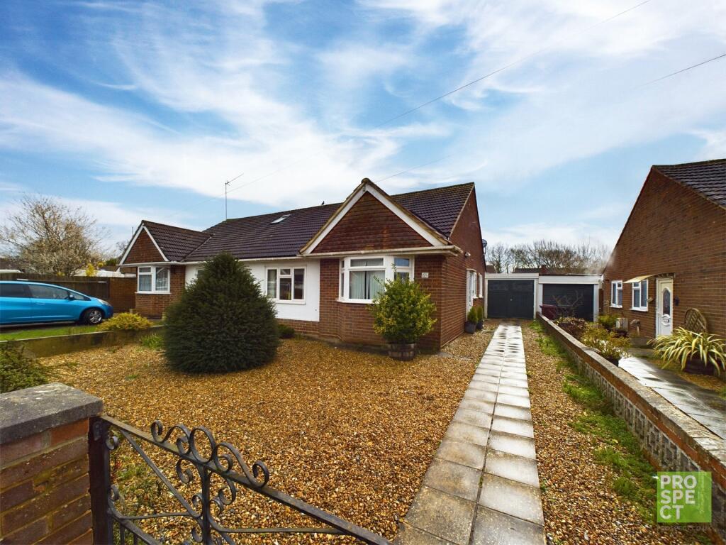 2 bedroom bungalow for sale in Winton Road, Reading, Berkshire, RG2