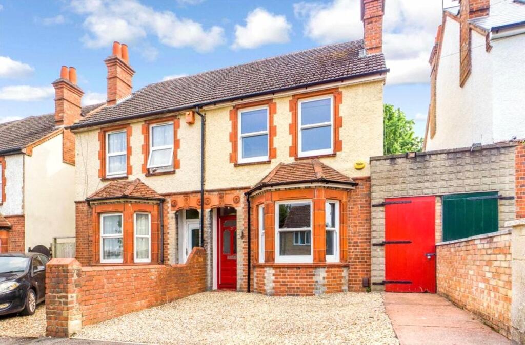 3 bedroom semi-detached house for sale in Craig Avenue, Reading, Berkshire, RG30