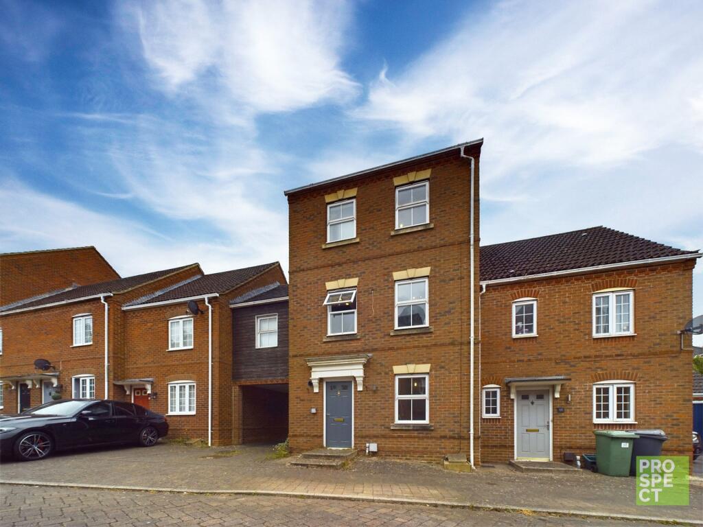 5 bedroom link detached house for sale in Whitgift Close, Beggarwood