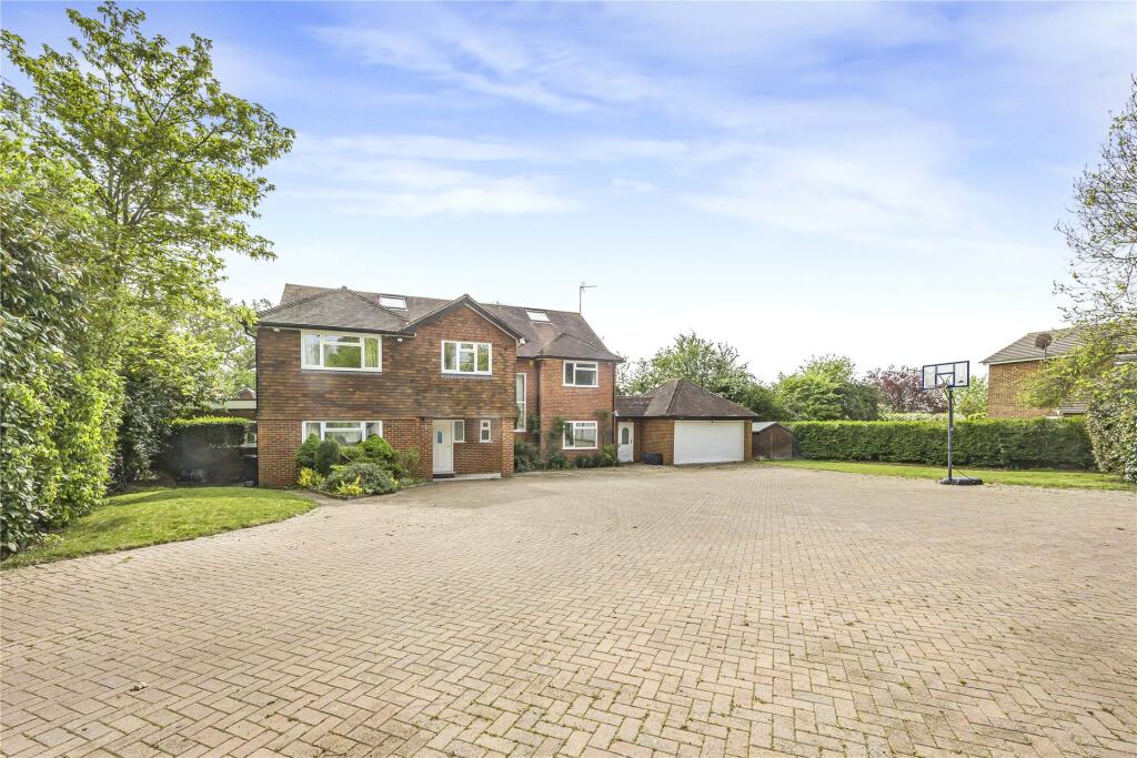 Main image of property: Oakside Way, Shinfield, Reading, Berkshire, RG2