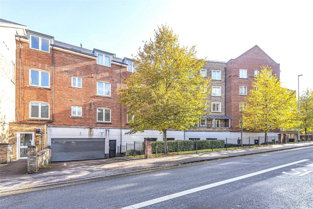 Main image of property: Aveley House, Iliffe Close, Reading, Berkshire, RG1