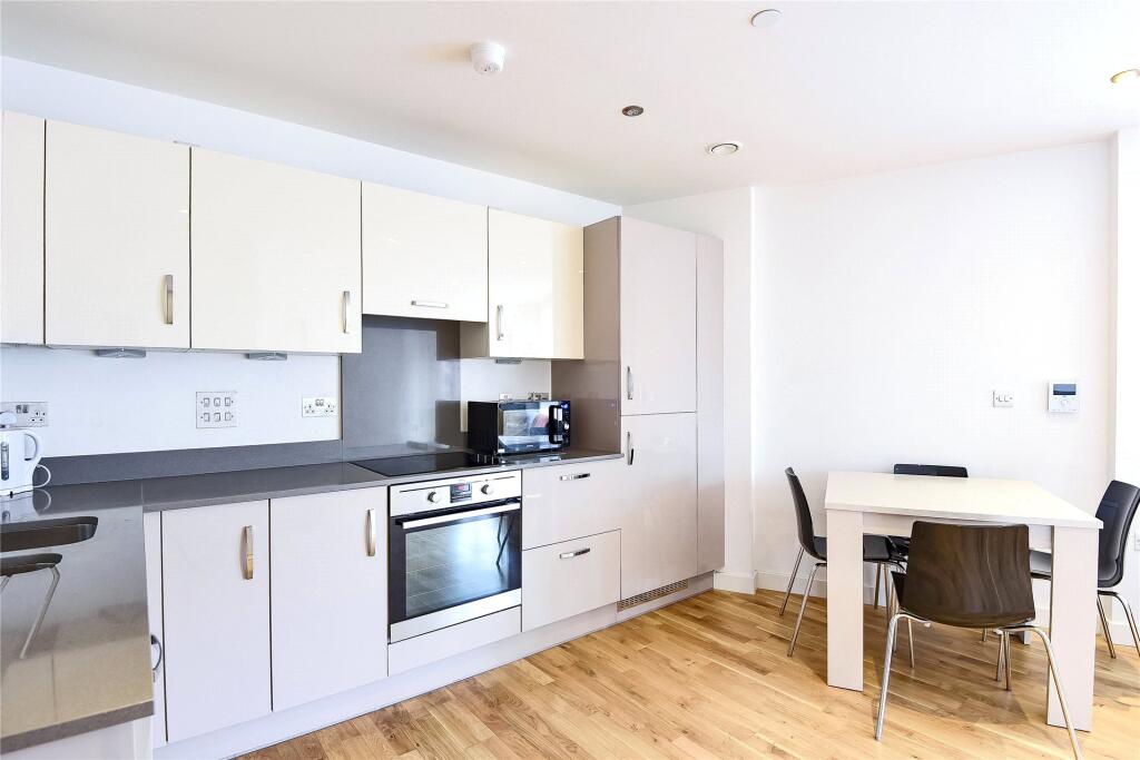 Main image of property: Hewitt, 40 Alfred Street, Reading, Berkshire, RG1