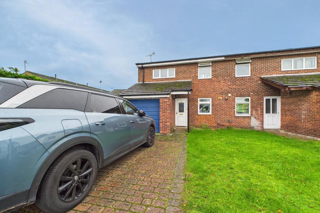 Main image of property: Albury Gardens, Calcot, Reading, Berkshire, RG31