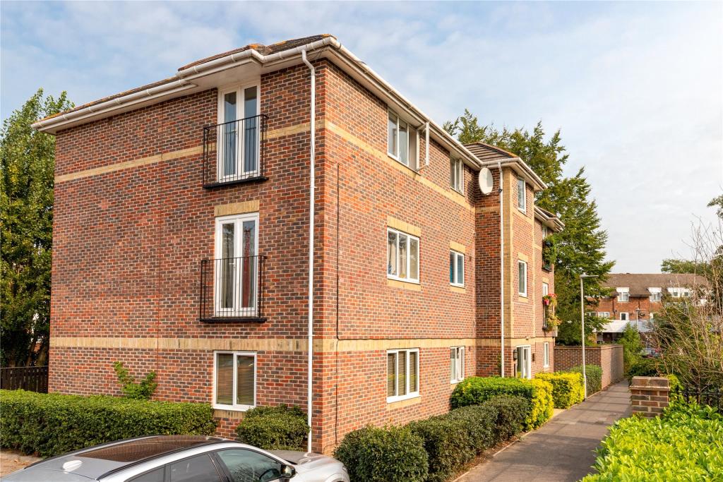 2 bedroom apartment for sale in Abbotsmead Place, Caversham, Reading