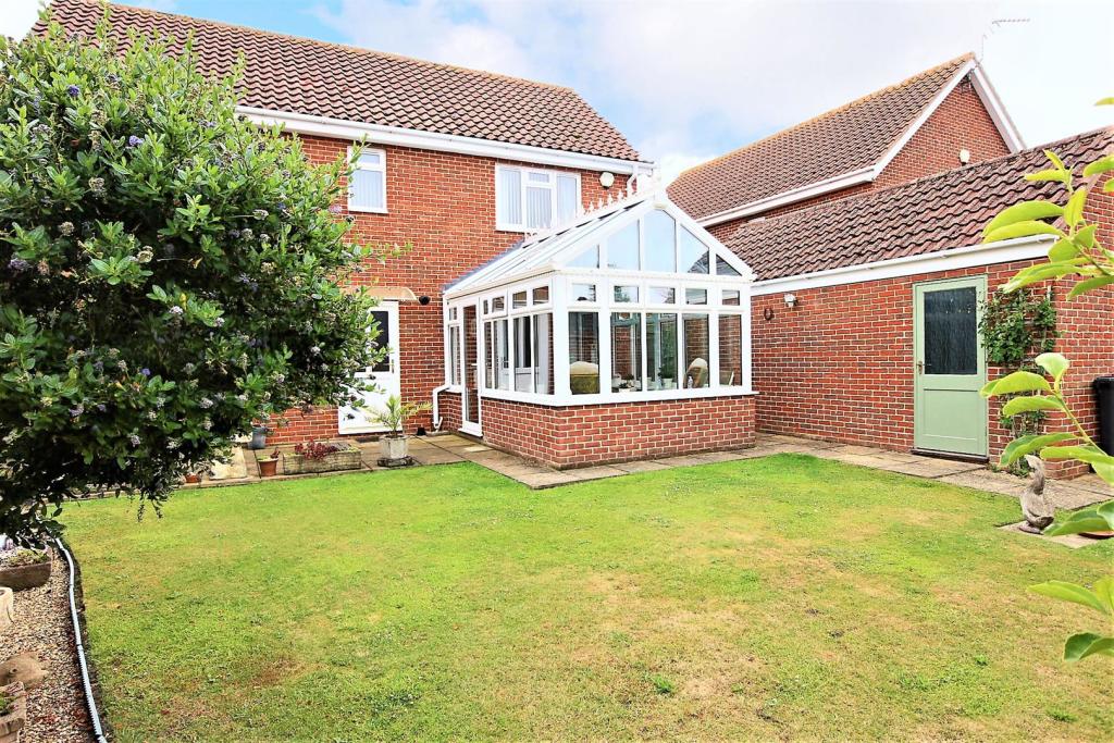3 bedroom detached house for sale in Heritage Green, Kessingland