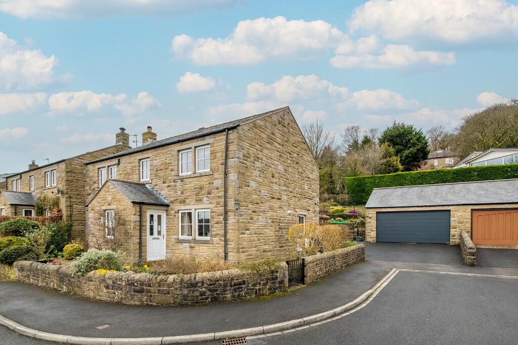 4 bedroom detached house for sale in Meadow Rise, Giggleswick, BD24