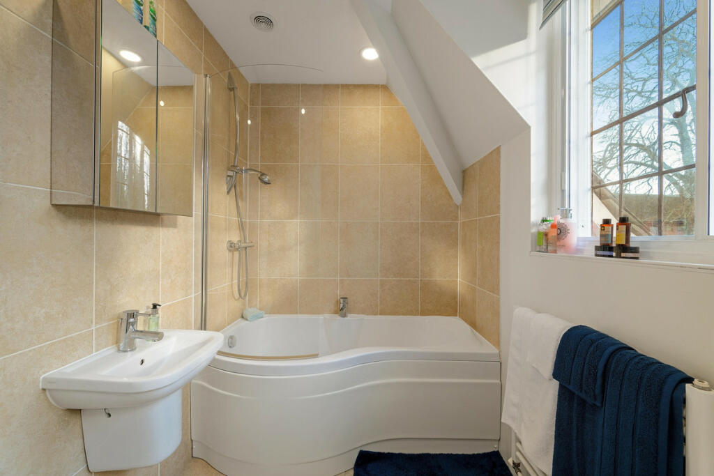 Additional property image - Rugby Road, Rugby, Dunchurch CV22 6PL