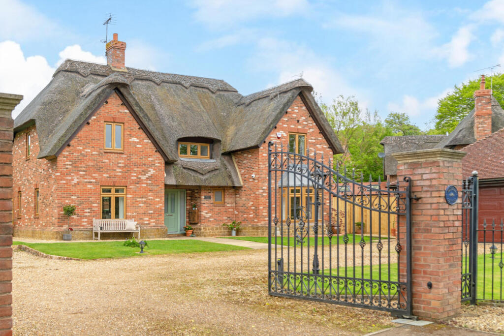 Main image of property: Clay Coton Road, Stanford on Avon, Northamptonshire NN6 6JR