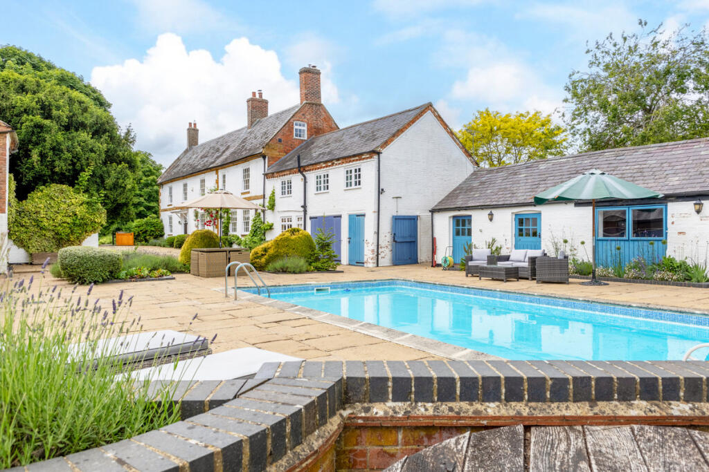 Main image of property: 9 Swinnertons Lane, Yelvertoft, Northampton Northamptonshire NN6 6LS