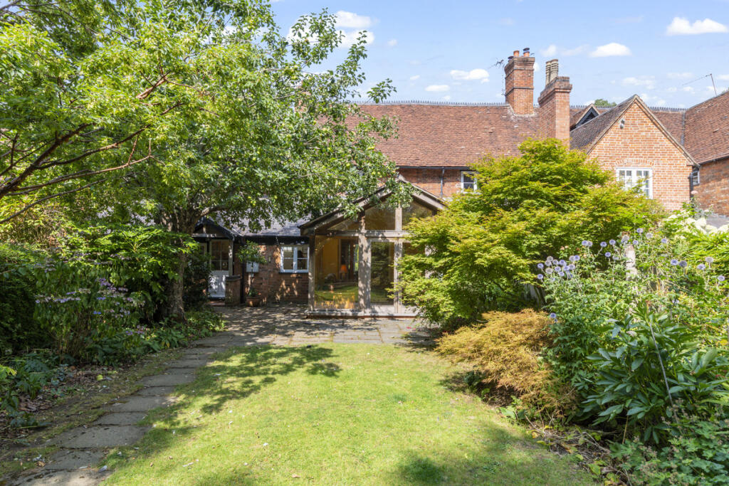 Main image of property: Rugby Road, Dunchurch, Rugby Warwickshire CV22 6PP