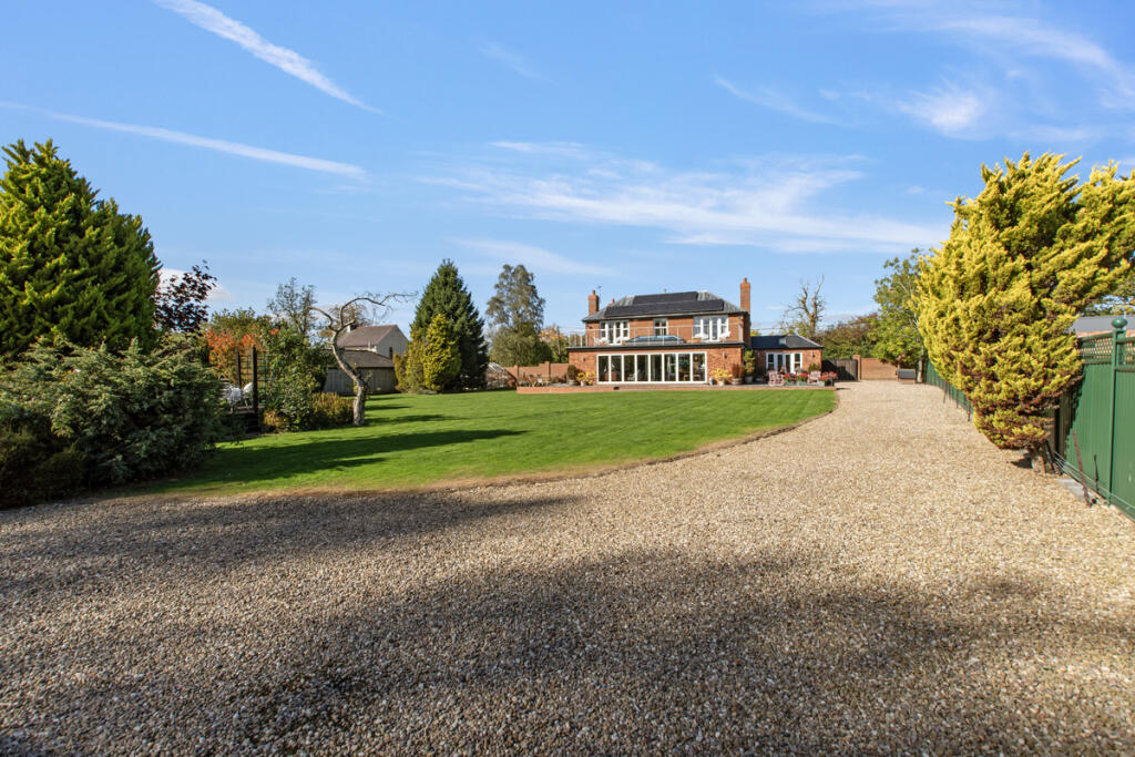 Main image of property: Smeaton Lane, Stretton Under Fosse, Rugby Warwickshire CV23 0PS