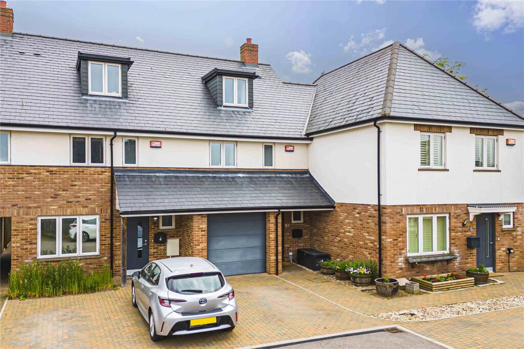 4 bedroom terraced house for sale in Roebuck Mews, Eaton Bray, LU6