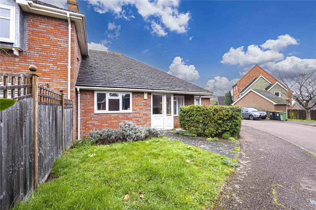 2 bedroom bungalow for sale in Wivelsfield, Eaton Bray, LU6