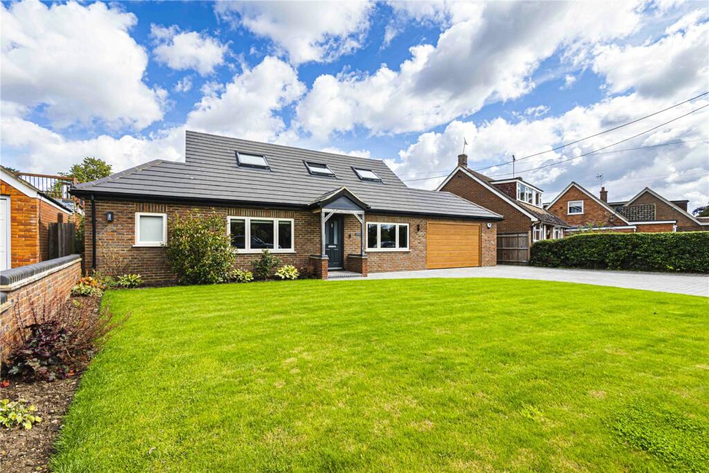 4 bedroom bungalow for sale in The Rye, Eaton Bray, LU6