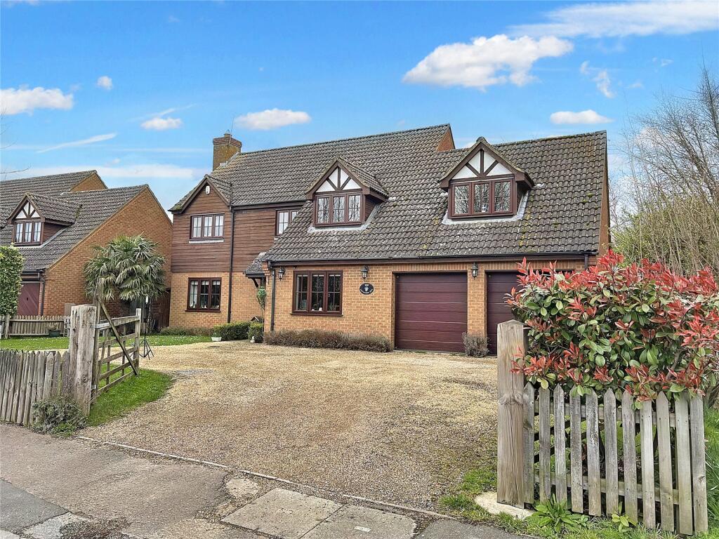 Main image of property: High Street, Eaton Bray, Central Bedfordshire, LU6