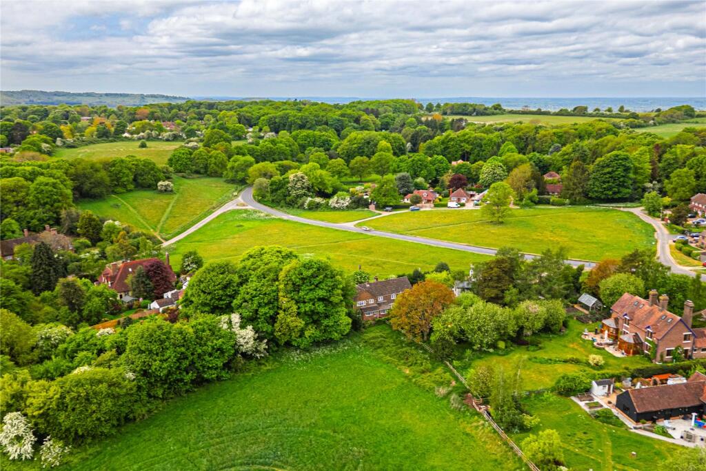 Main image of property: Whipsnade, Central Bedfordshire, LU6