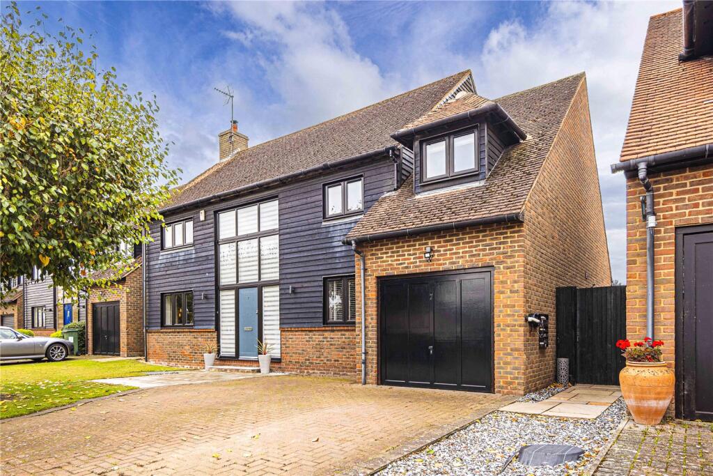 Main image of property: Bury Farm Close, Slapton, Leighton Buzzard, Buckinghamshire, LU7