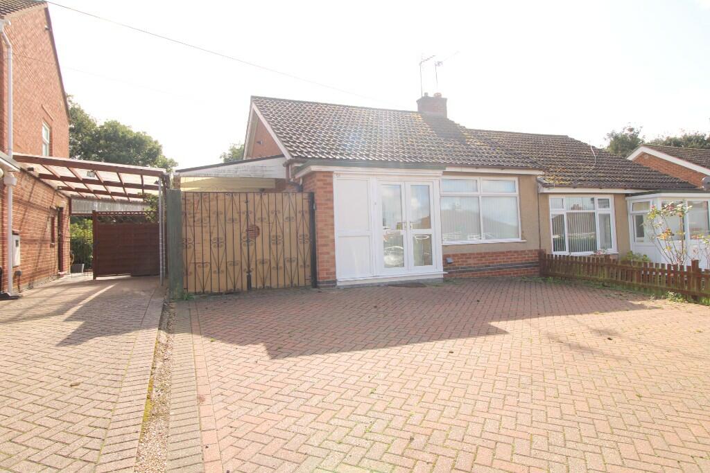 2 bedroom semidetached bungalow for sale in Manor Road Daventry