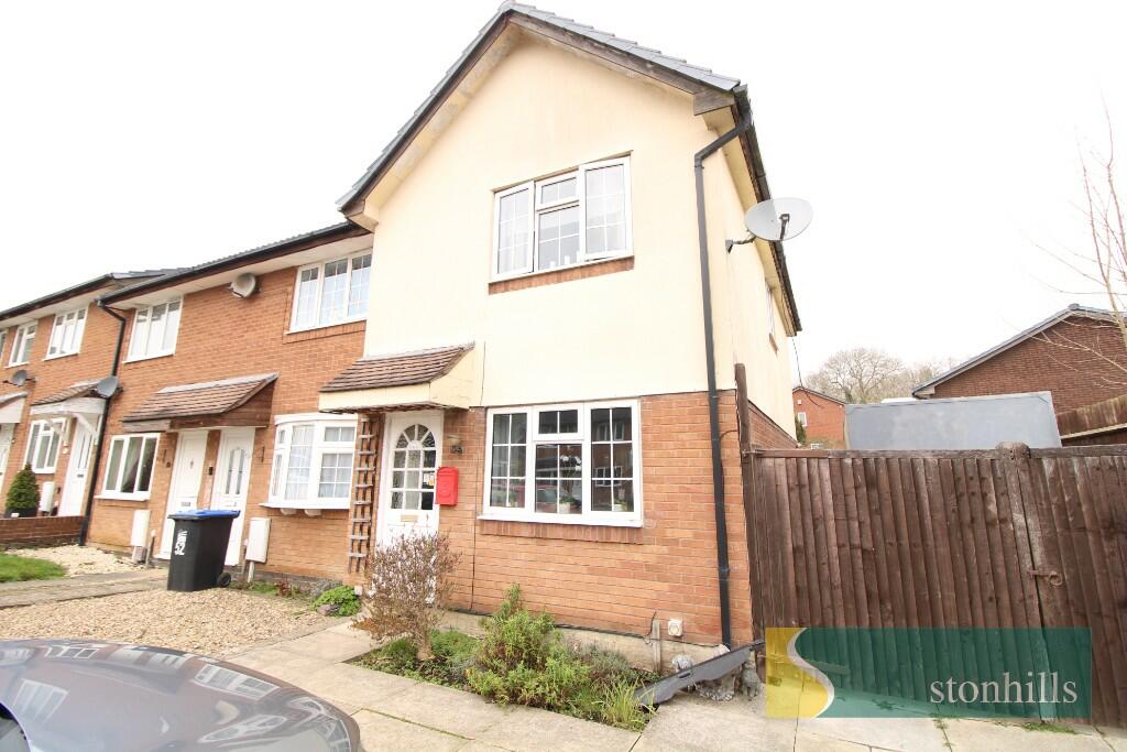 3 bedroom end of terrace house for sale in Oriel Road Daventry