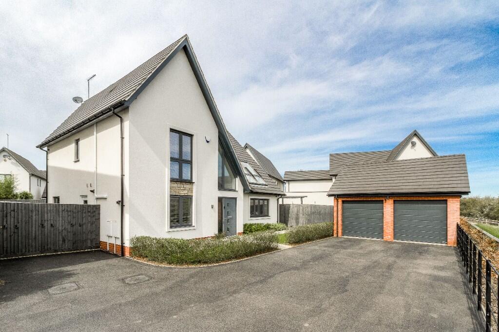 Main image of property: Fotheringhay Close Monksmoor Daventry Northamptonshire