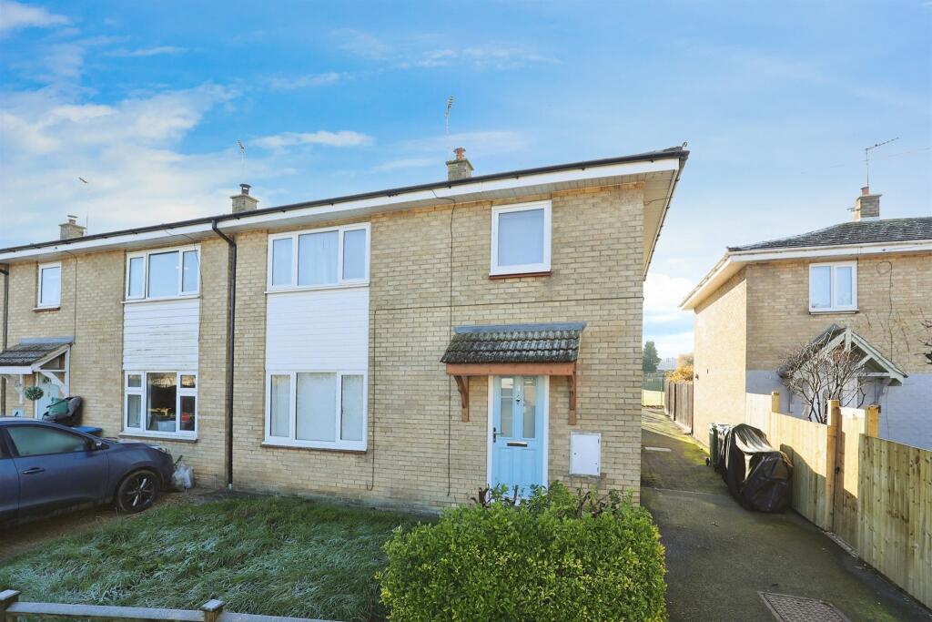 3 bedroom end of terrace house for sale in Astley Walk, Temple