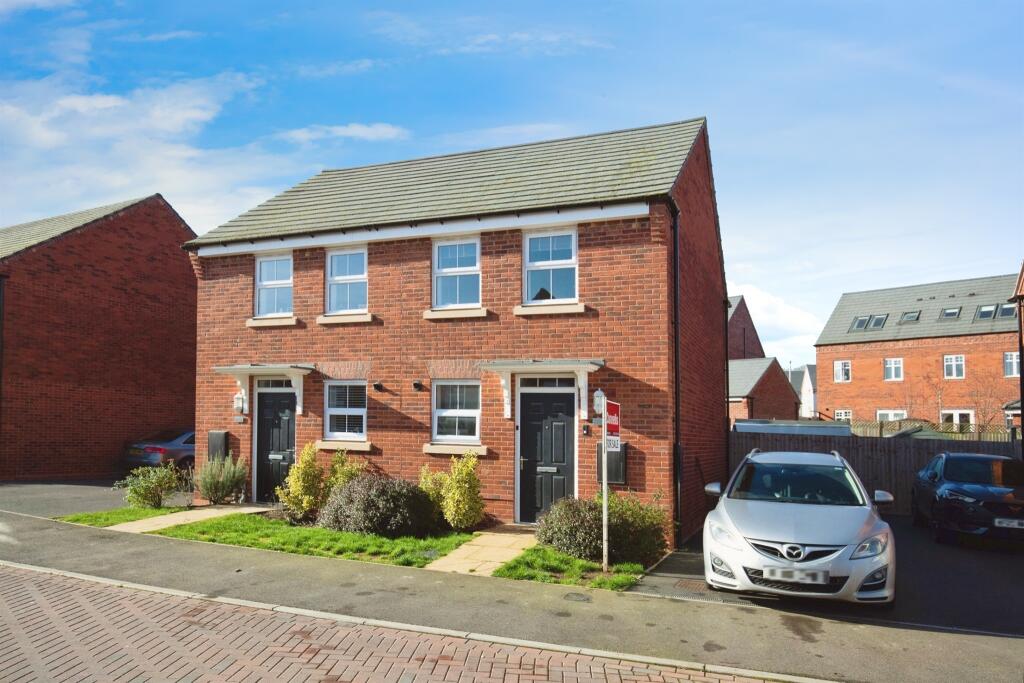 2 bedroom semidetached house for sale in Chimney Crescent,
