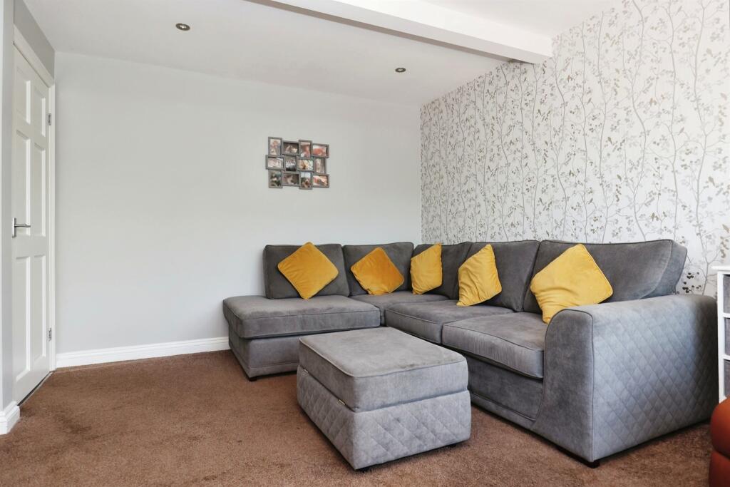Additional property image - Bascote Rise, Southam