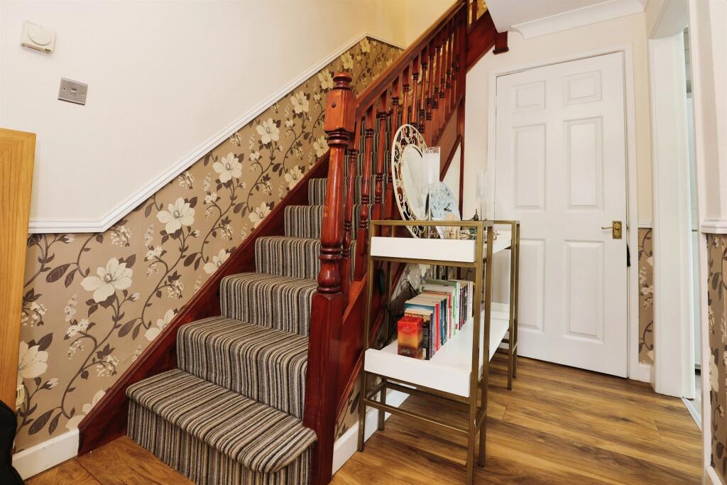Additional property image - The Furrows, Southam