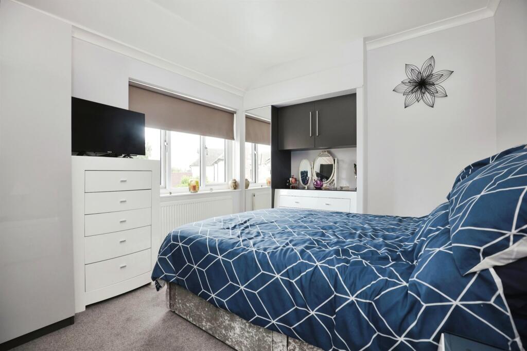 Additional property image - South Parade, Harbury, Leamington Spa