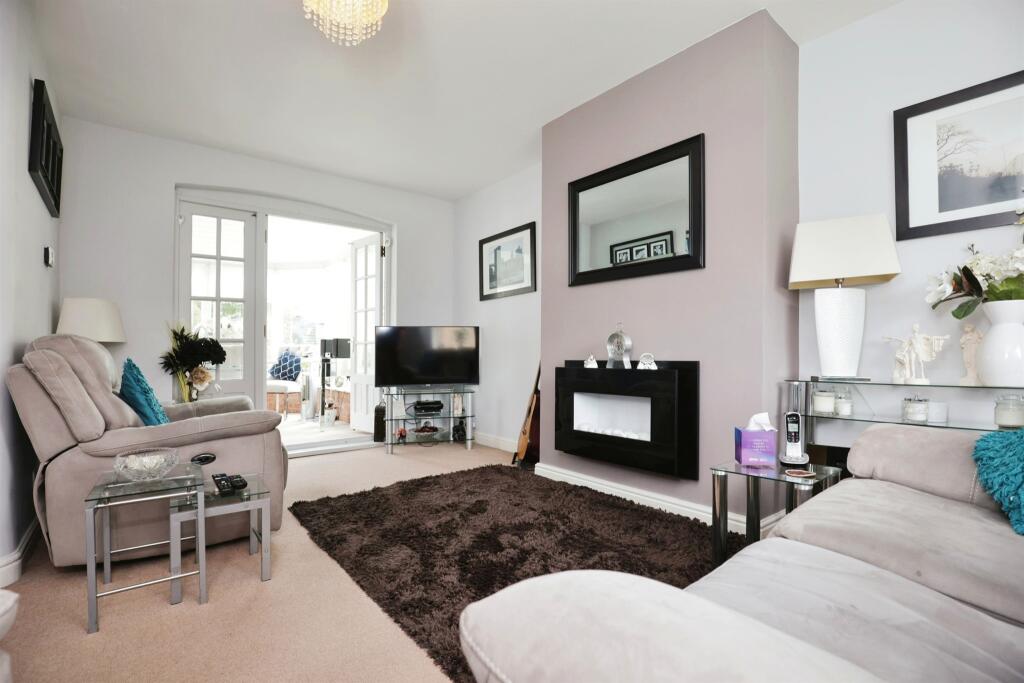 Additional property image - South Parade, Harbury, Leamington Spa
