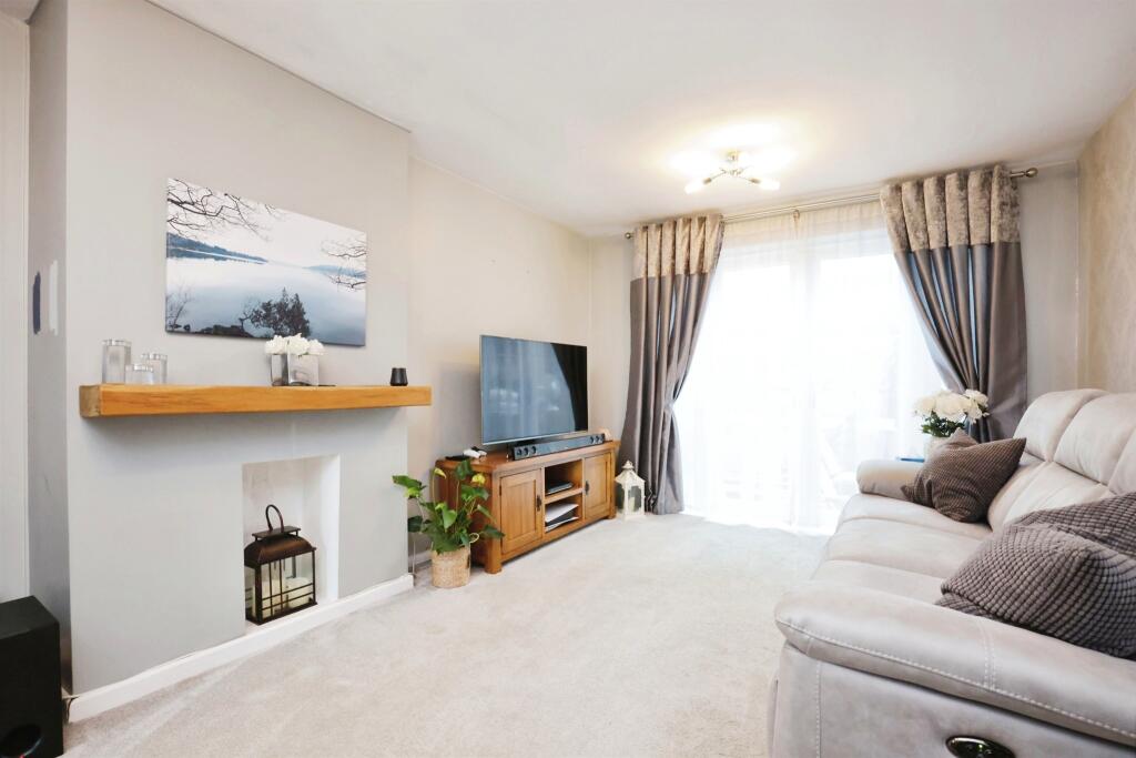 Additional property image - Byron Walk, Temple Herdewyke, Southam