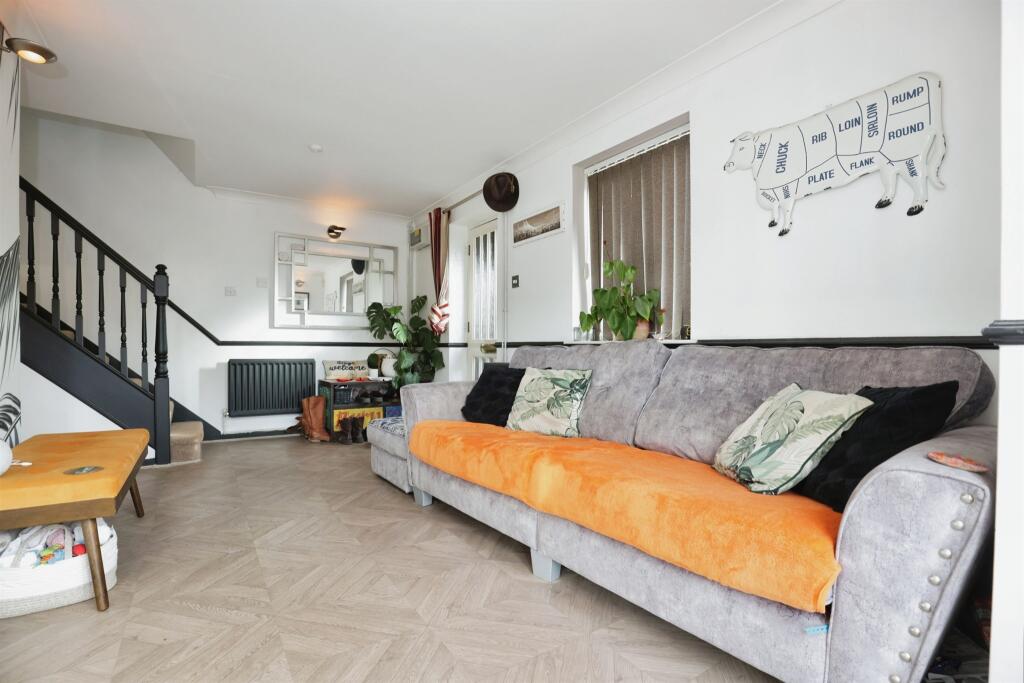 Additional property image - The Furrows, Southam