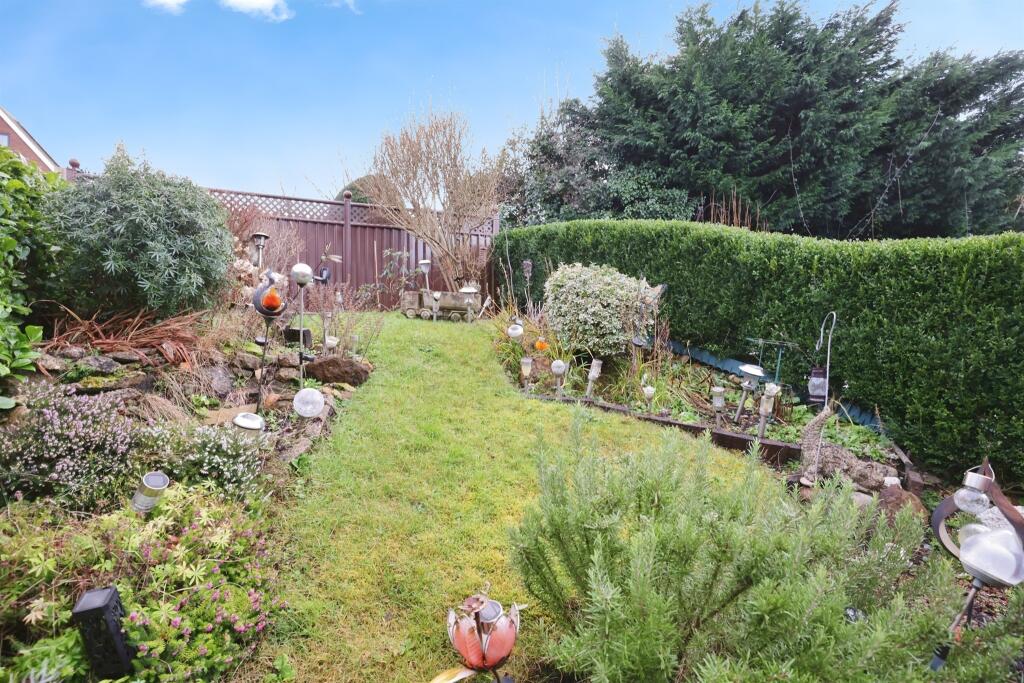 Additional property image - Hillside Croft, Napton, Southam
